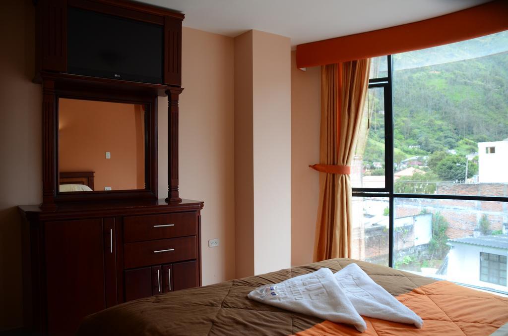 Club Ejecutivo Hotel 巴尼奥斯 外观 照片