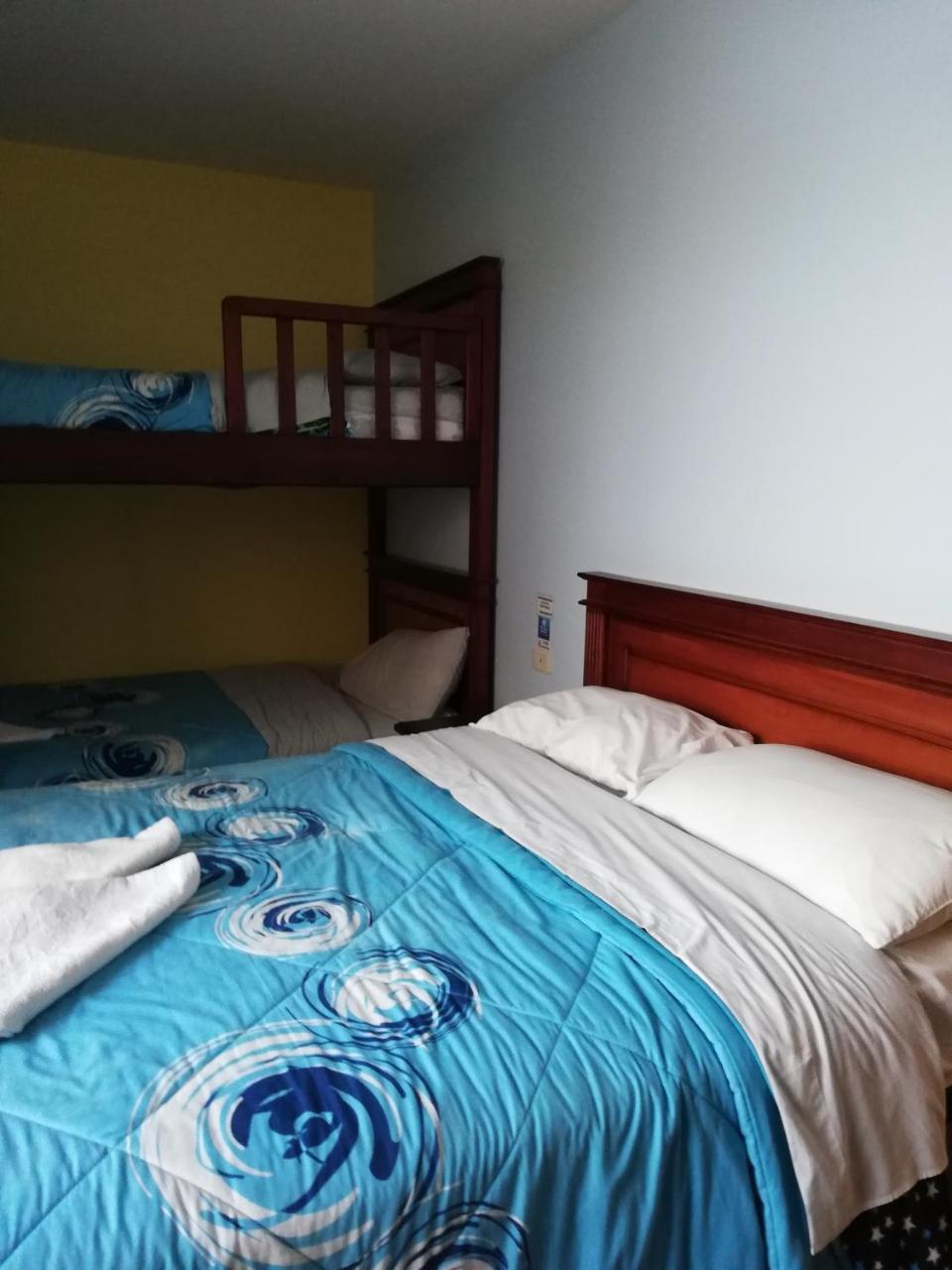 Club Ejecutivo Hotel 巴尼奥斯 外观 照片
